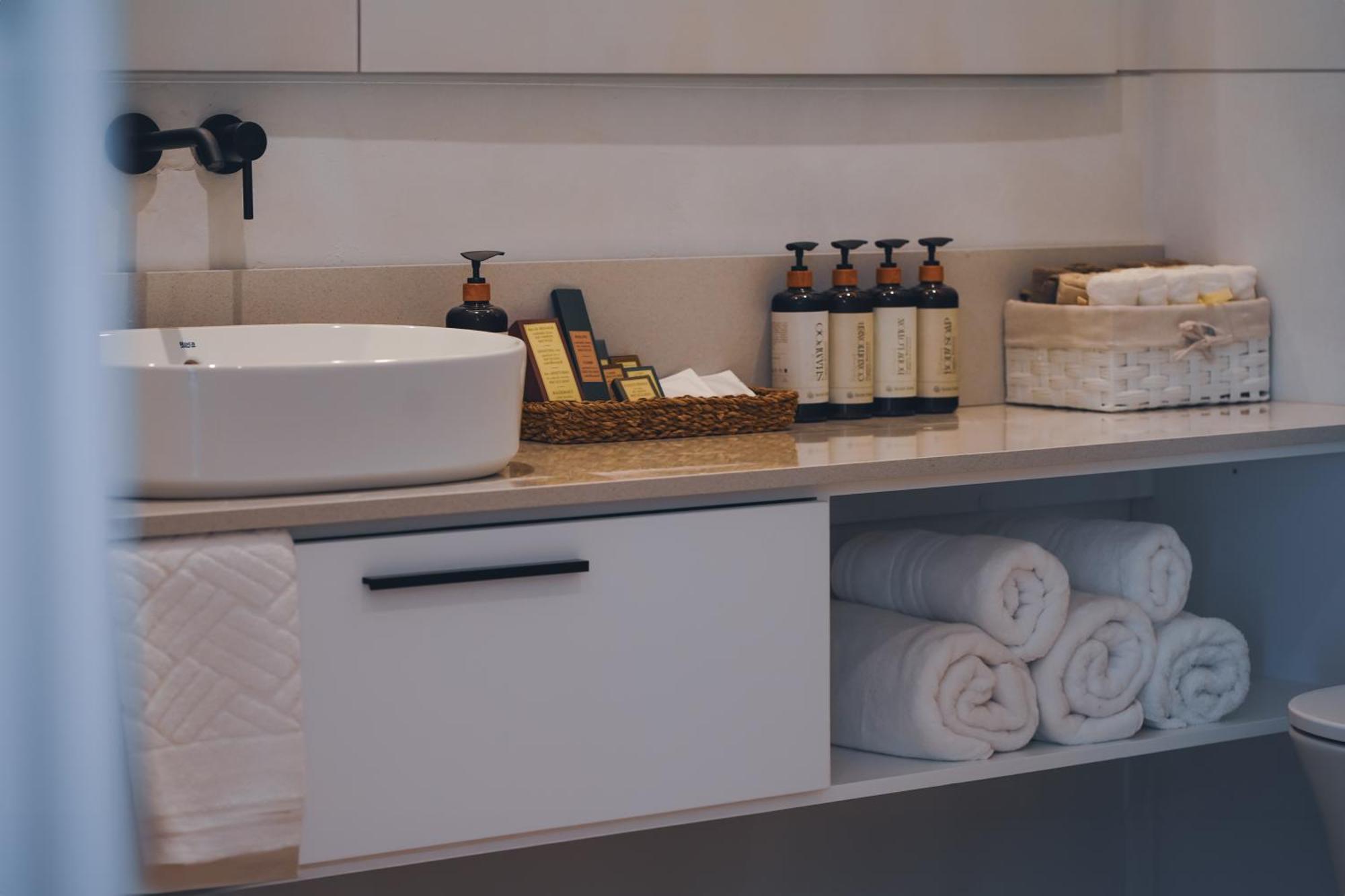 Wellclub - Wellness Family Experience - Seaview Hotel Пафос Екстериор снимка