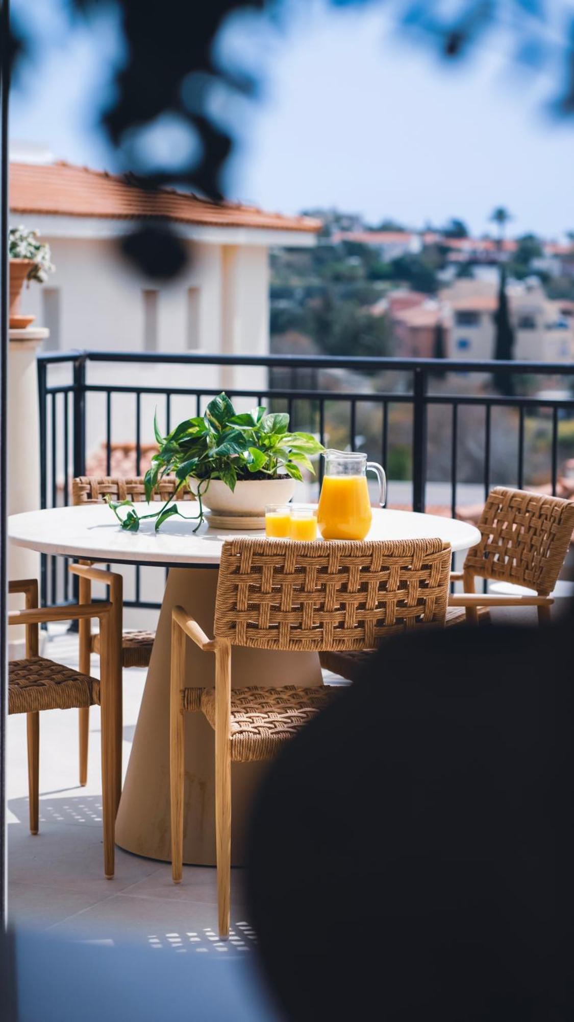 Wellclub - Wellness Family Experience - Seaview Hotel Пафос Екстериор снимка