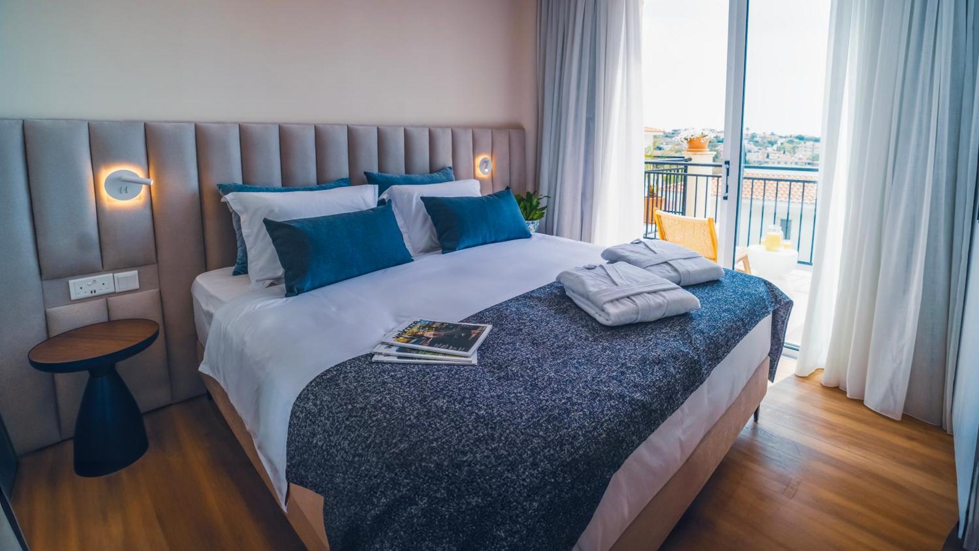 Wellclub - Wellness Family Experience - Seaview Hotel Пафос Екстериор снимка