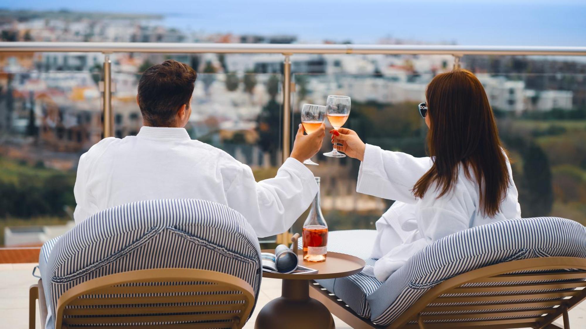 Wellclub - Wellness Family Experience - Seaview Hotel Пафос Екстериор снимка