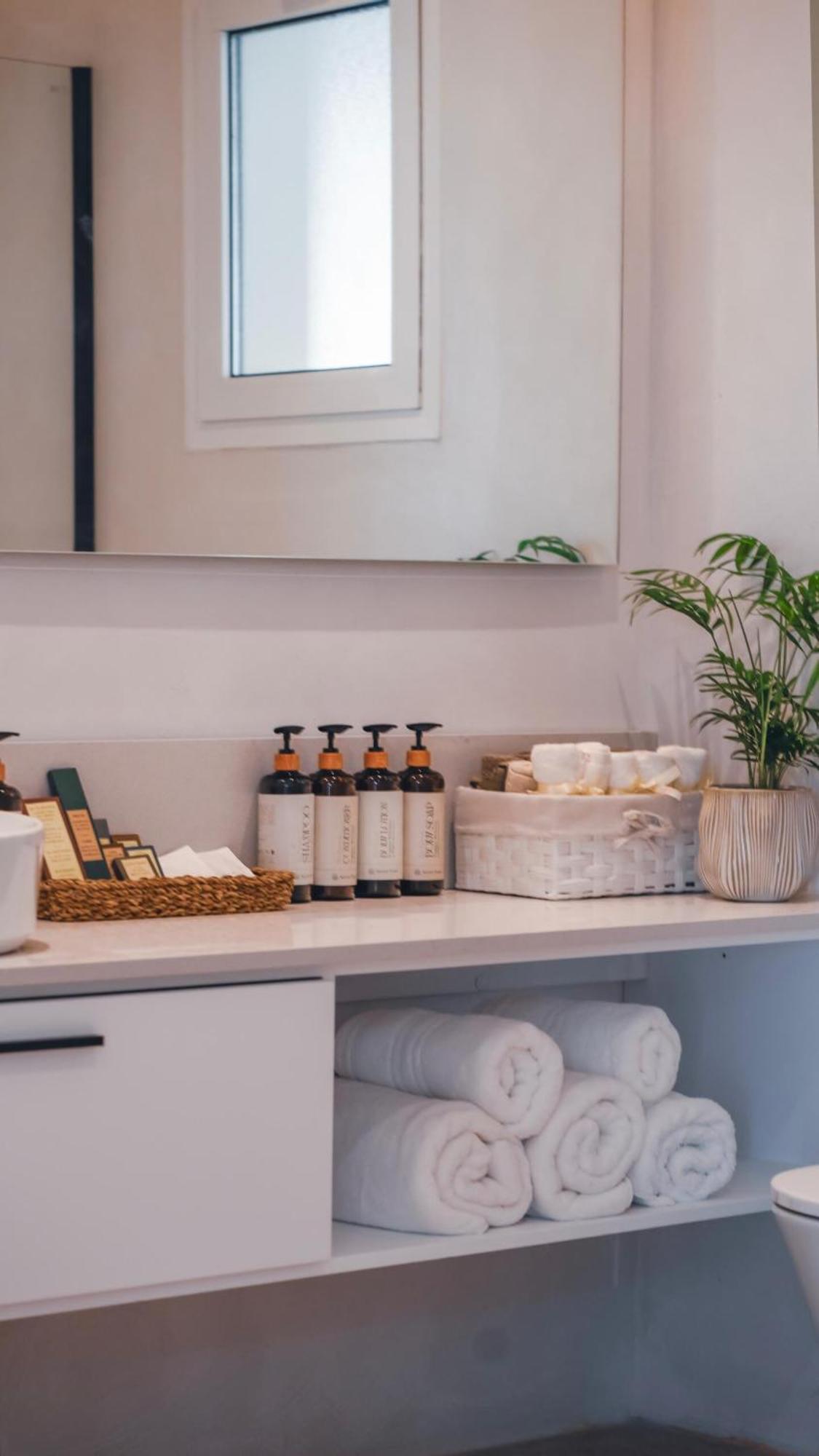 Wellclub - Wellness Family Experience - Seaview Hotel Пафос Екстериор снимка